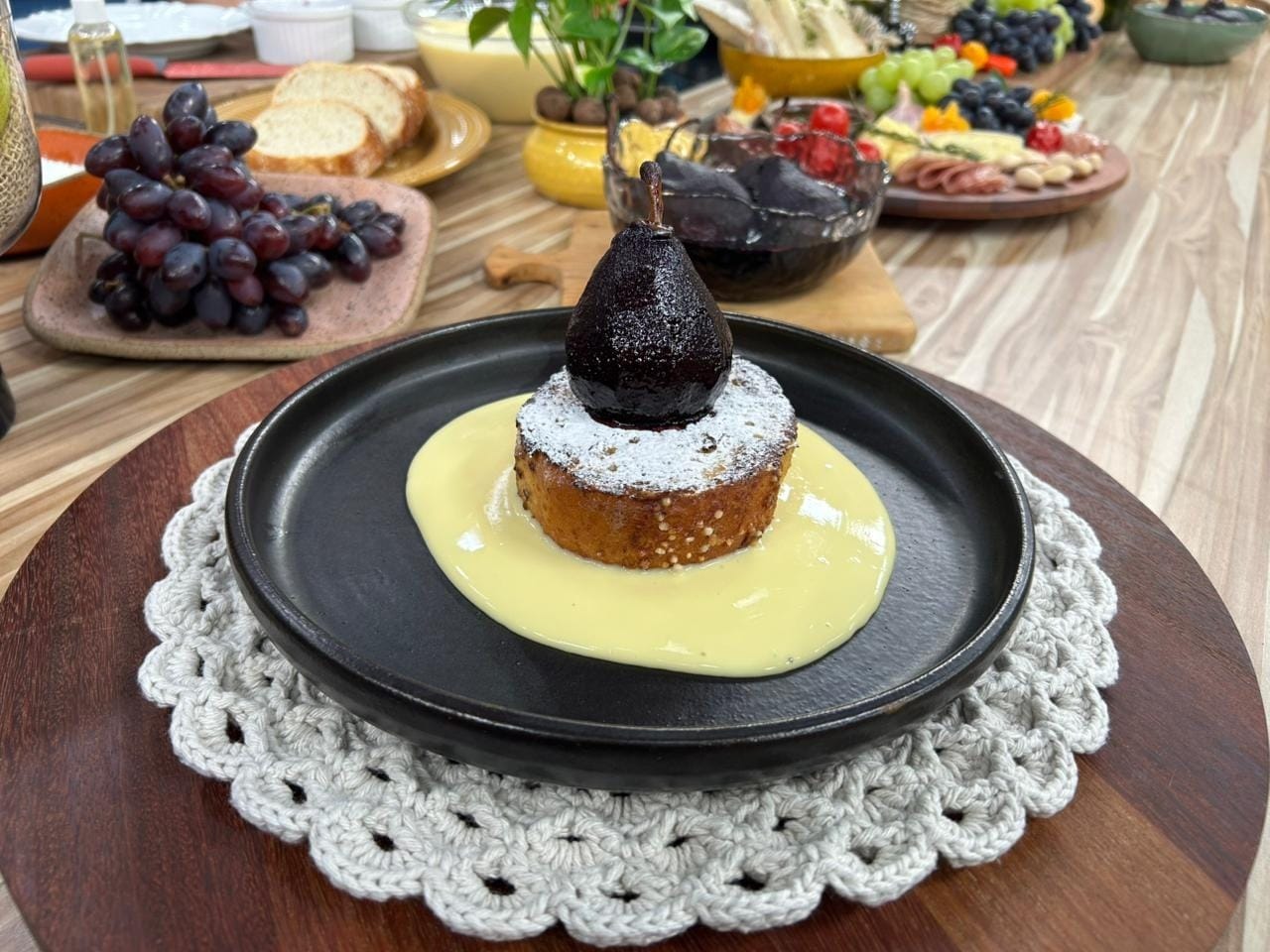 Rabanada com peras ao vinho do chef Bruno Hashimoto | Band Receitas