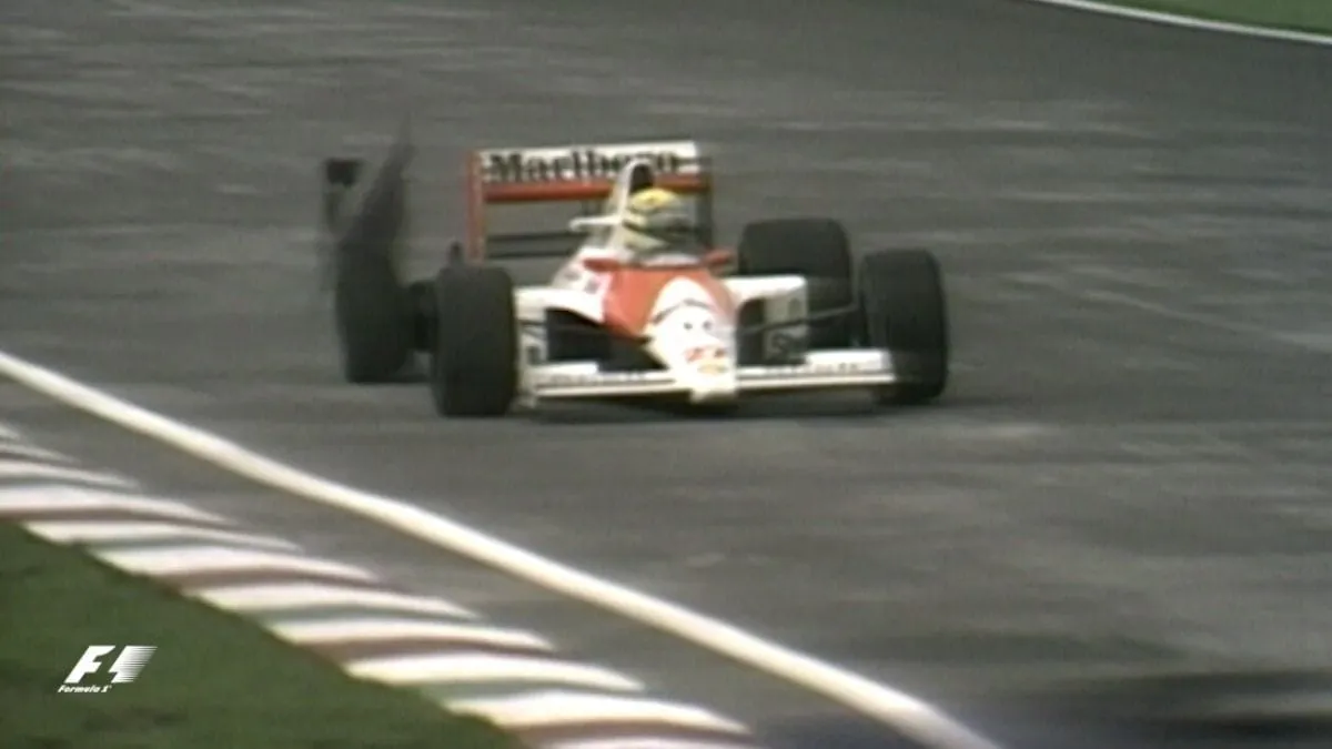 Senna abandonou o GP do México de 1990 com furo no pneu