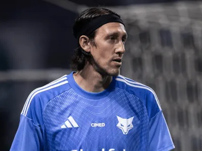 Cássio sofre estiramento no joelho e vai desfalcar Cruzeiro na final