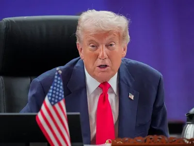 Trump diz que premiê da Groenlândia teria de recusar acordo "na sua frente"