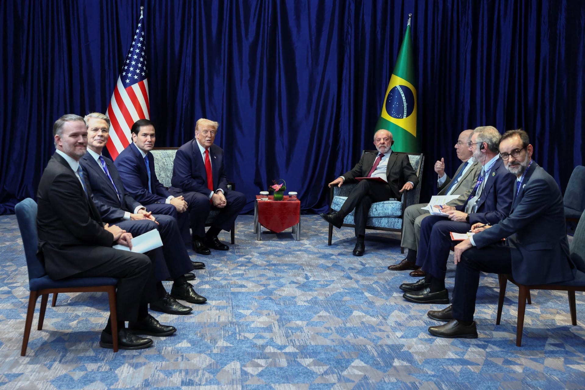 Lula e Trump se reuniram na Malásia e tarifaço foi tema principal do encontro