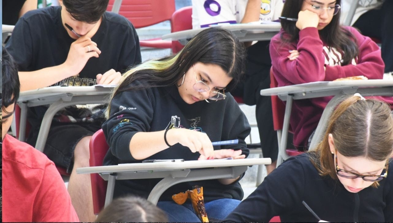 Cursinhos populares da USP abrem inscrições para turmas de 2026