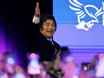 Especialistas consideram surpreendente vitória do partido de Milei