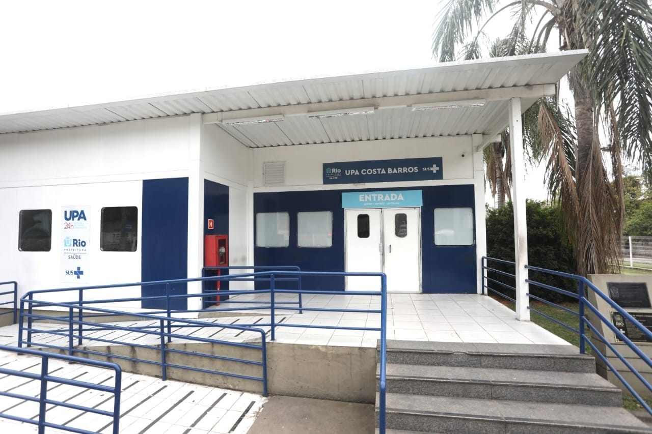 Rotina de confrontos em Costa Barros faz mulher se mudar para dar segurança ao filho