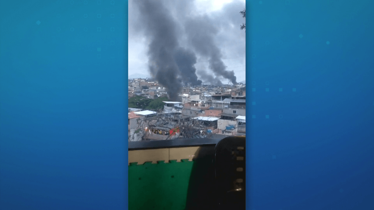 Vídeo: drones do tráfico lançam granadas durante megaoperação no RJ