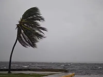 Furacão Melissa atinge Jamaica com ventos acima de 300 km/h