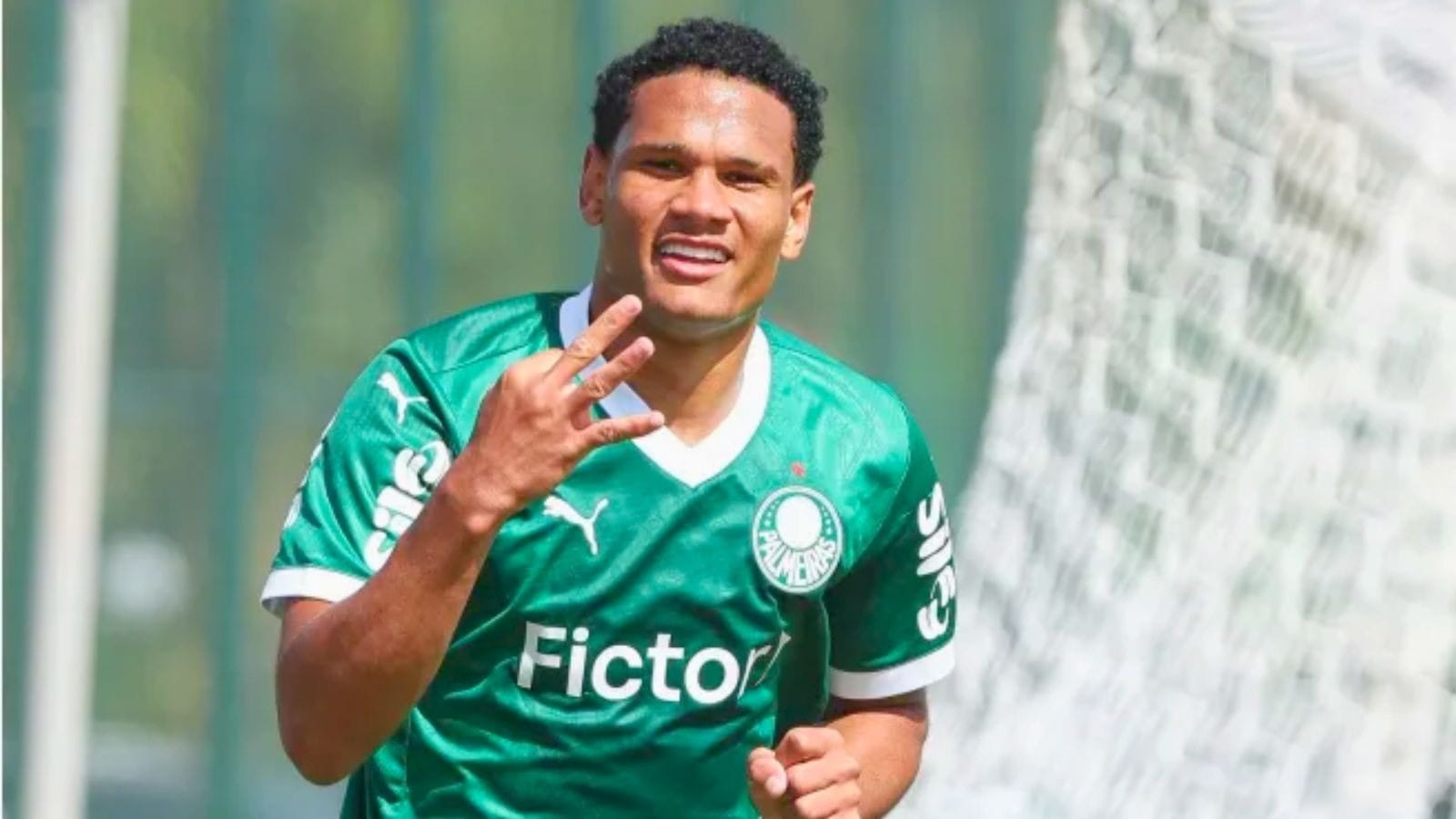 Joia do Palmeiras aparece em seleção de promessas para a Copa do Mundo 2030
