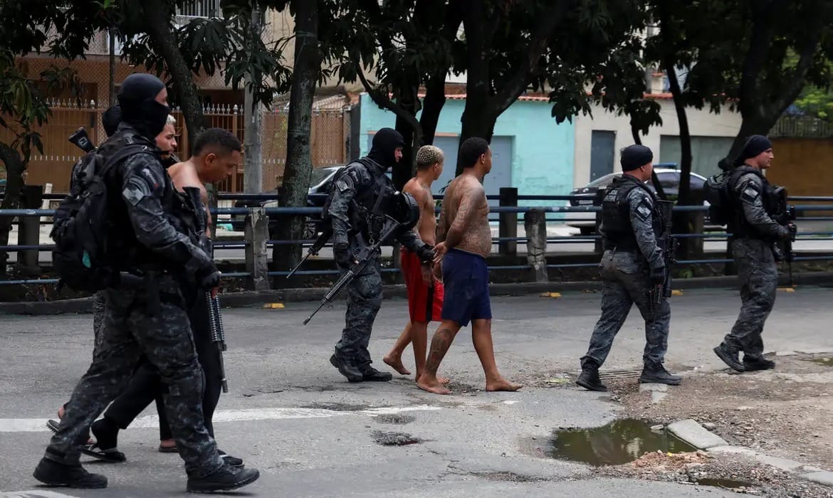 Rio tem ruas vazias e governo anuncia ocupação após megaoperação