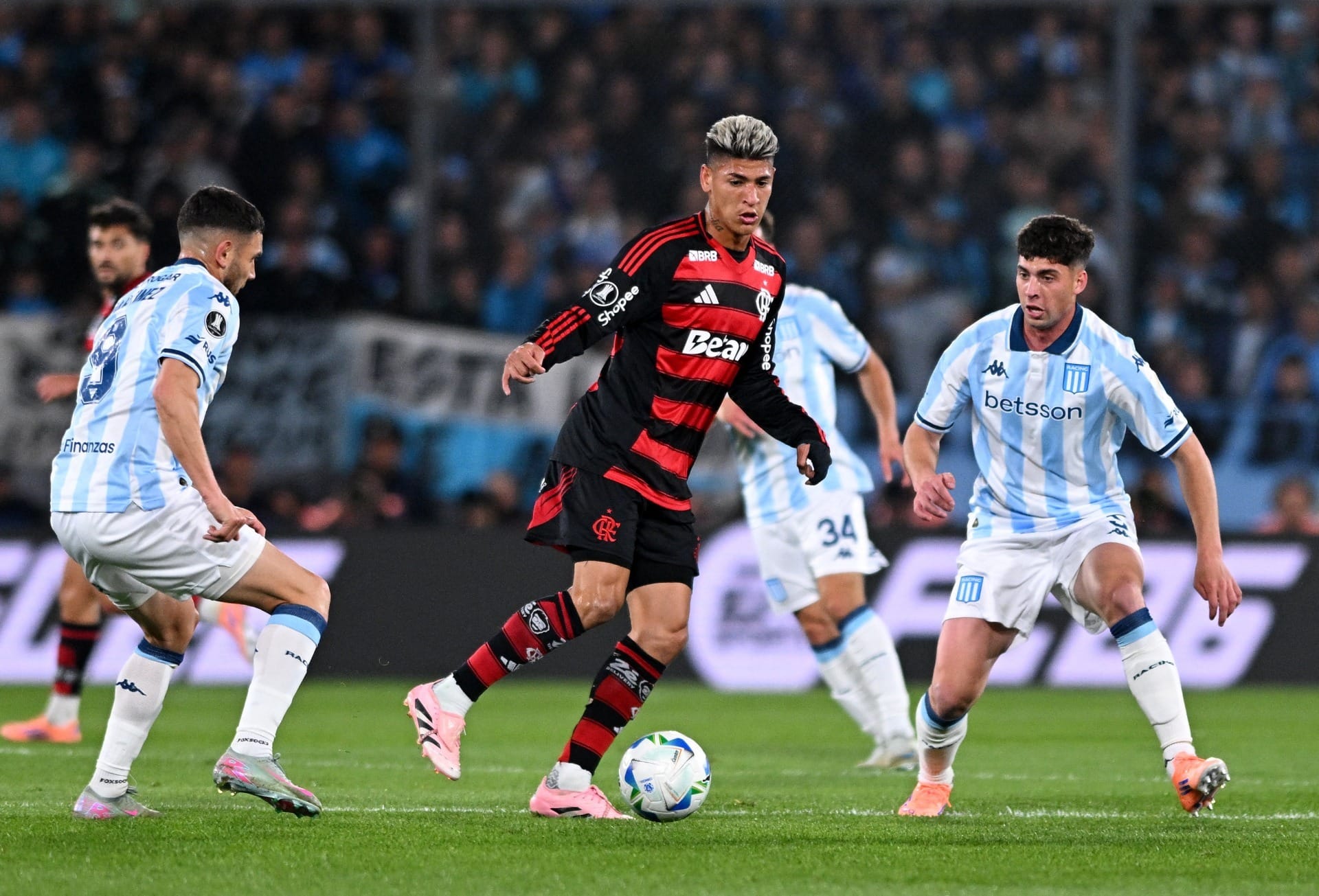 Assista aos melhores momentos da classificação do Flamengo para final