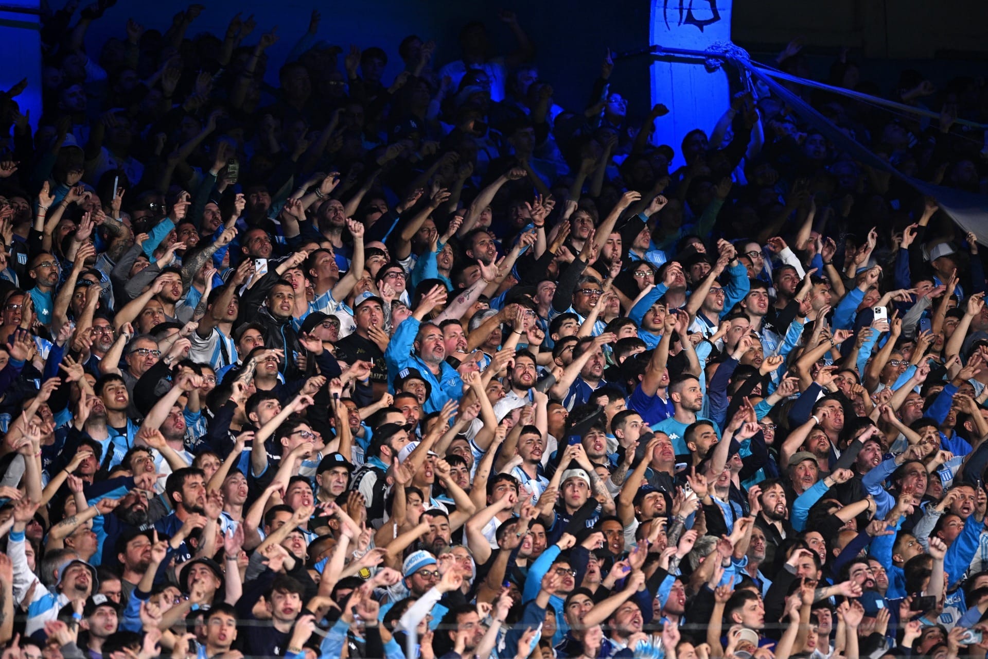 Jogo entre Racing e Flamengo é adiado por 20 minutos 1