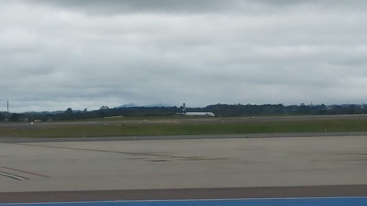 Falsa ameaça de bomba em avião da Azul termina com passageiro preso no Afonso Pena em SJP