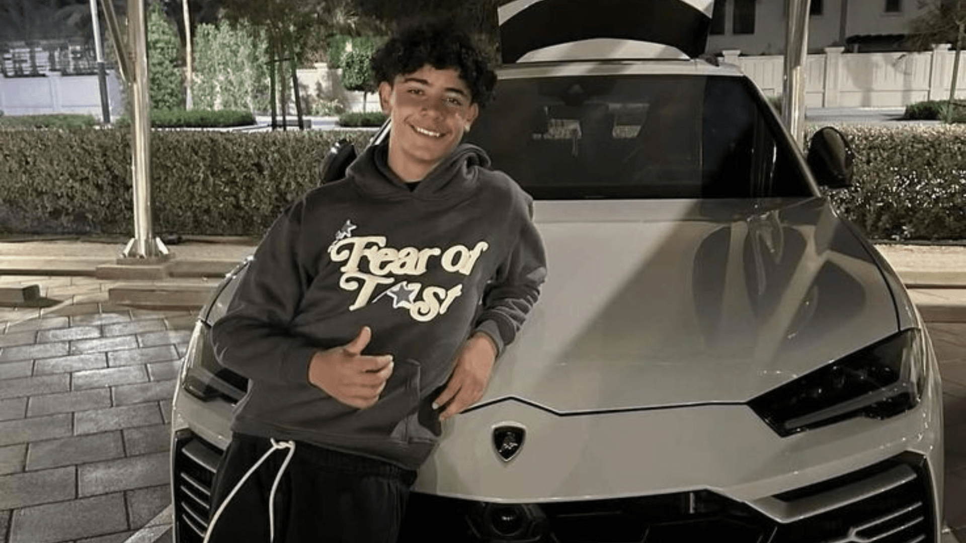 Aos 15 anos, filho de Cristiano Ronaldo ganha Lamborghini de R$ 1,6 milhão