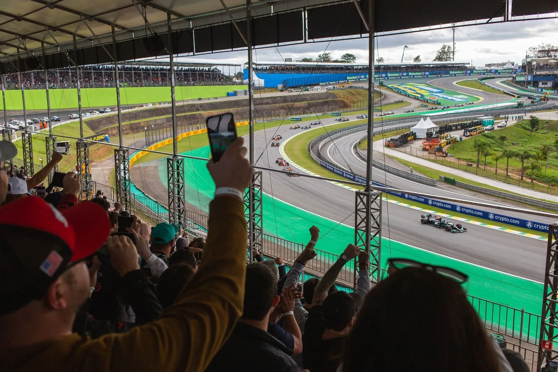 Torcedores em Interlagos (Foto: GP de São Paulo/Reprodução)