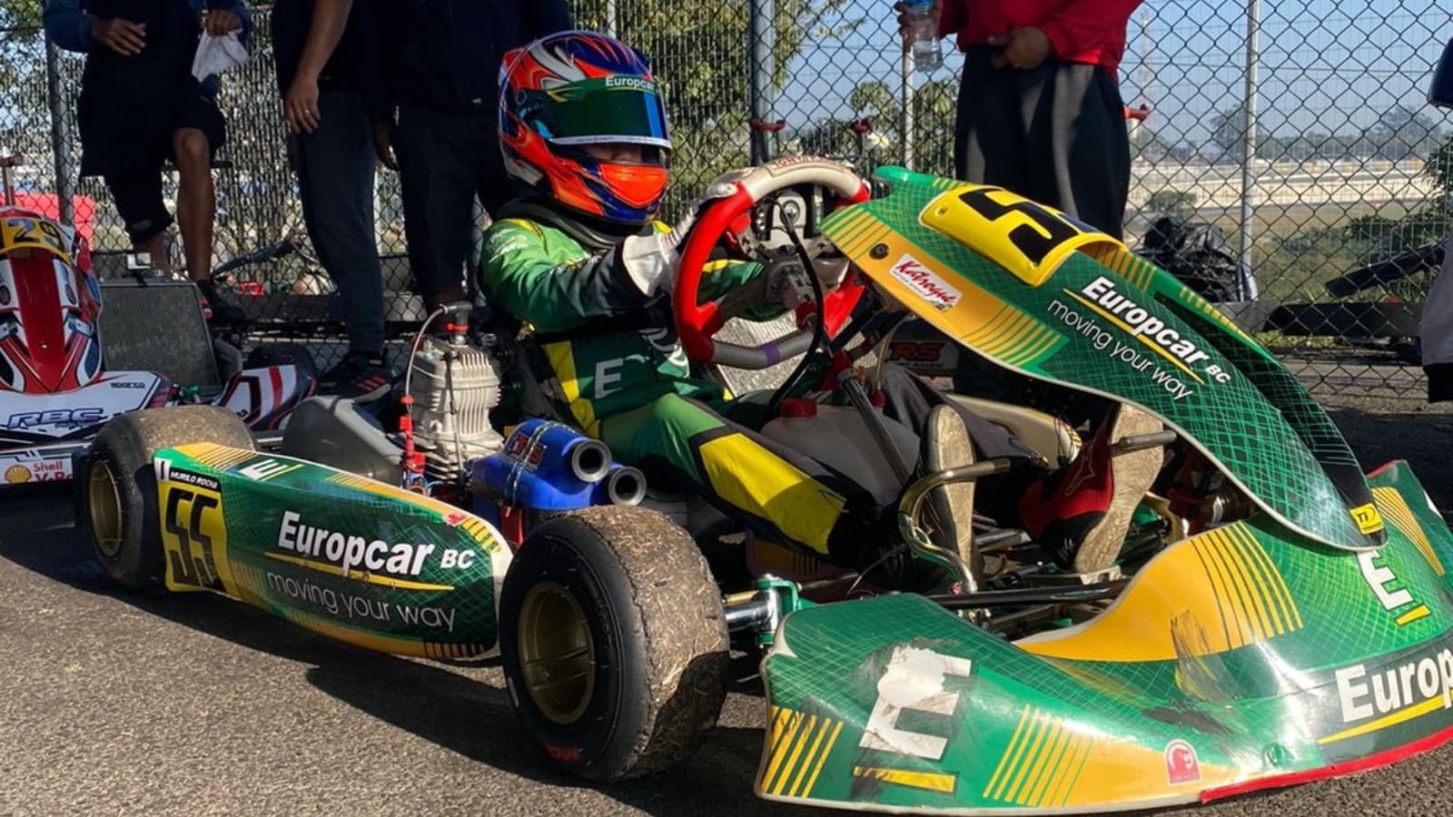 Em pouco tempo, Murilo Rocha estava competindo no kart (Imagem: Acervo pessoal)