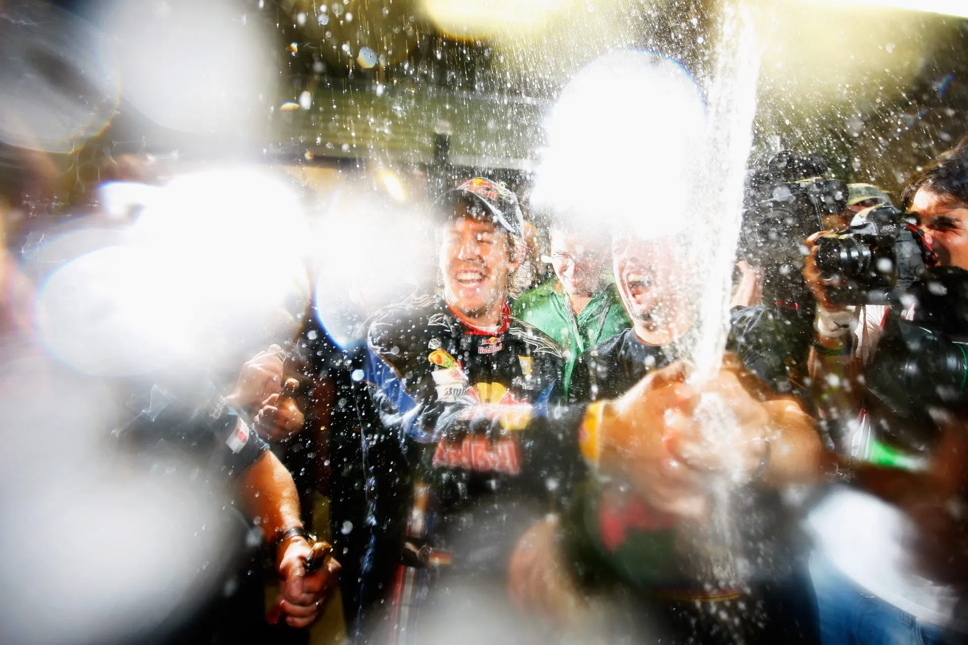 Vettel comemora título da temporada 2010 da Fórmula 1