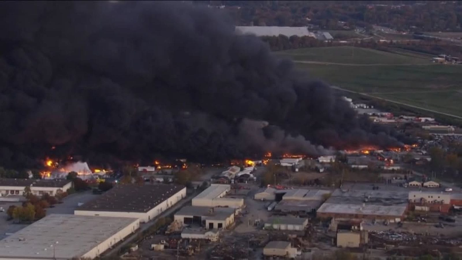 EUA: avião de carga cai próximo do aeroporto de Louisville e deixa três mortos
