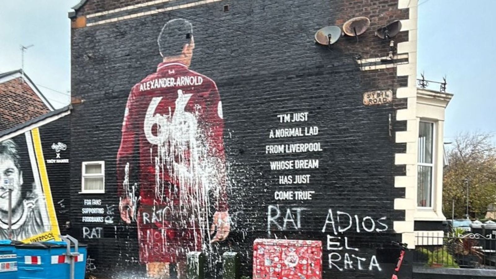Torcida do Liverpool vandaliza mural para Alexander-Arnold antes de jogo com o Real Madrid