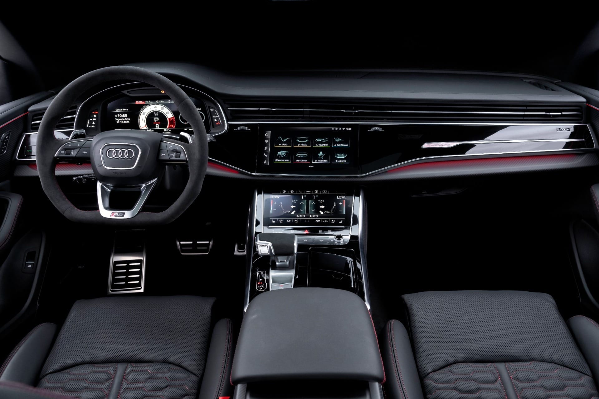 Visão interna do Audi RSQ8