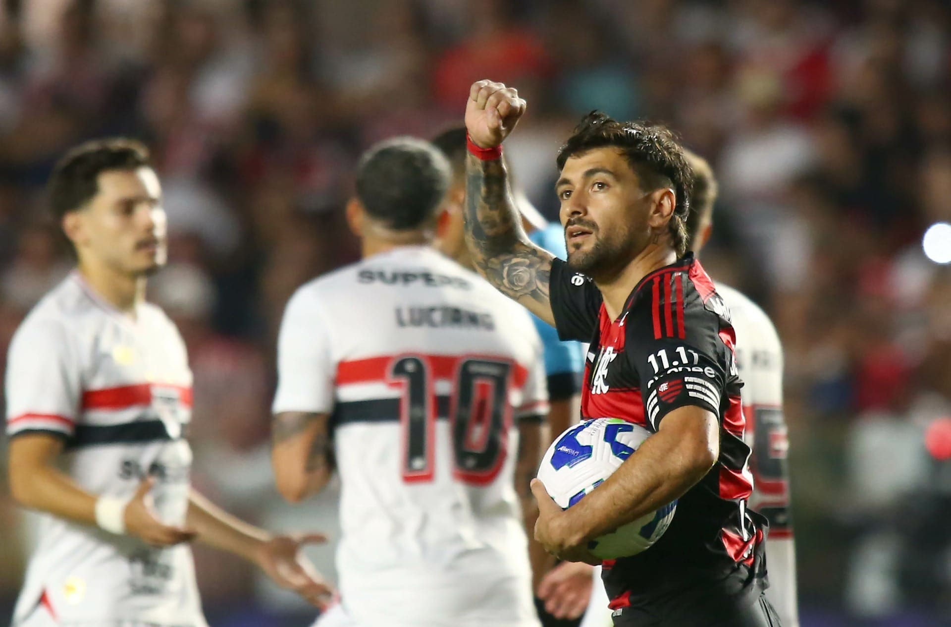 Arrascaeta vira o estrangeiro com mais gols pelo Flamengo; veja top 10