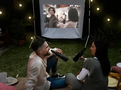 Cinema em casa: como escolher um projetor bom e barato na Black Friday