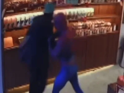 Homem Aranha impede furto de chocolate na Bahia