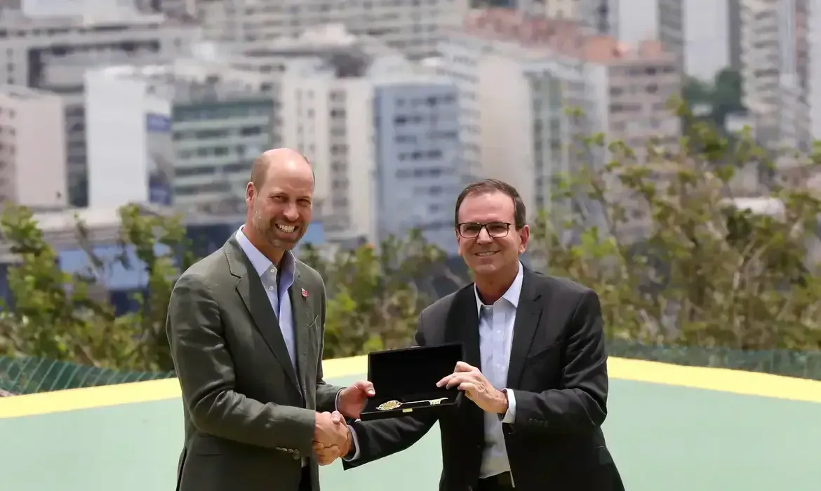 Príncipe William participa de evento ambiental no Rio de Janeiro