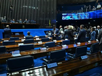 Pautas-bomba com custos bilionários avançam no Congresso; veja quais são