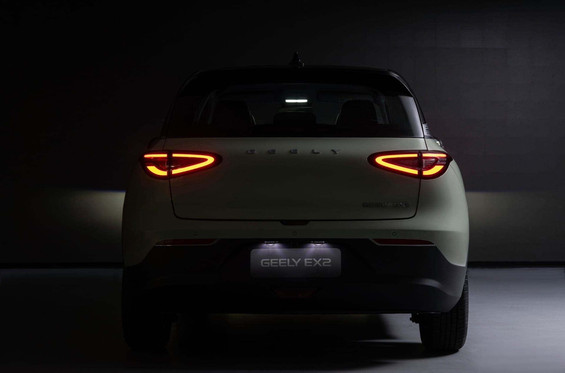 Geely apresenta novo EX2
