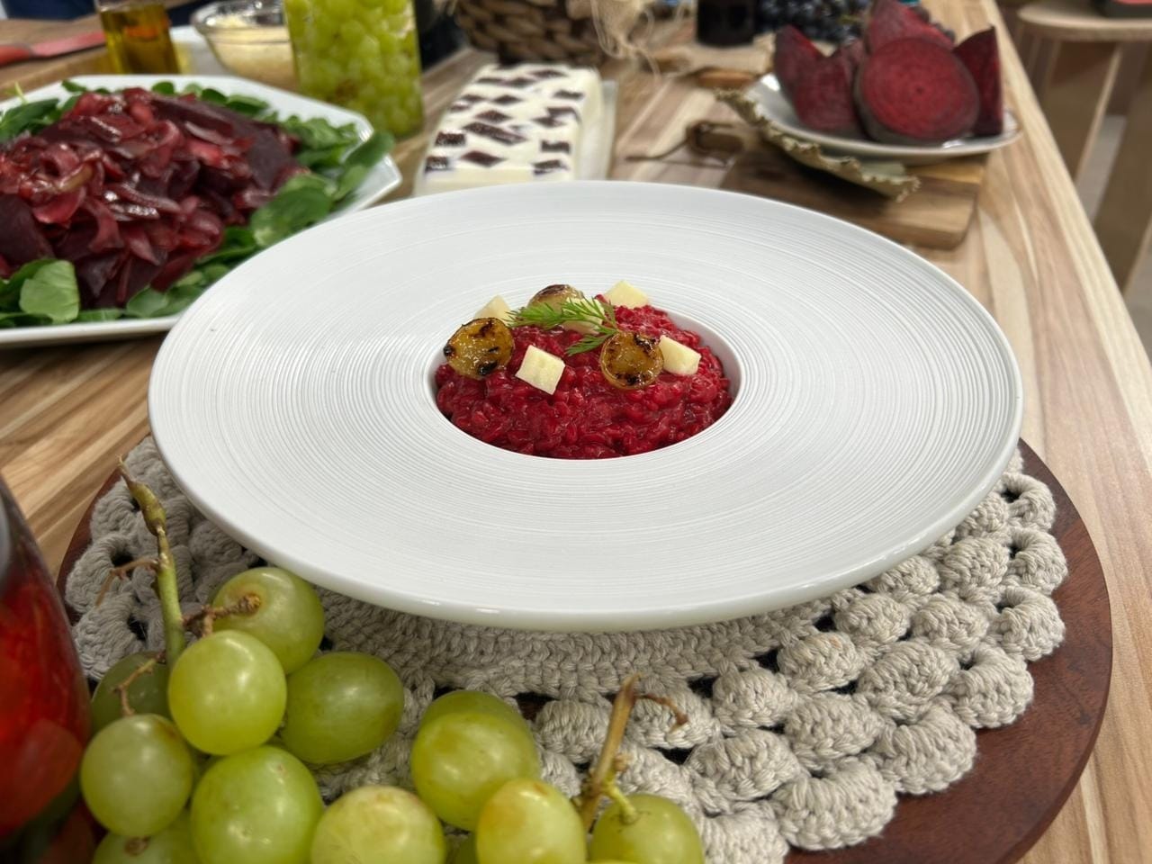 Risoto de beterraba com brie e uva do chef Bruno Hashimoto | Band Receitas