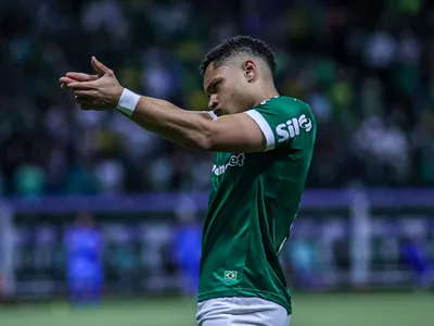 Palmeiras vence o Santos e abre vantagem na liderança do Brasileirão