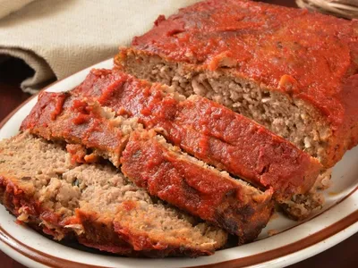 Reinvente o cardápio com o bolo de carne que salva qualquer almoço ou jantar
