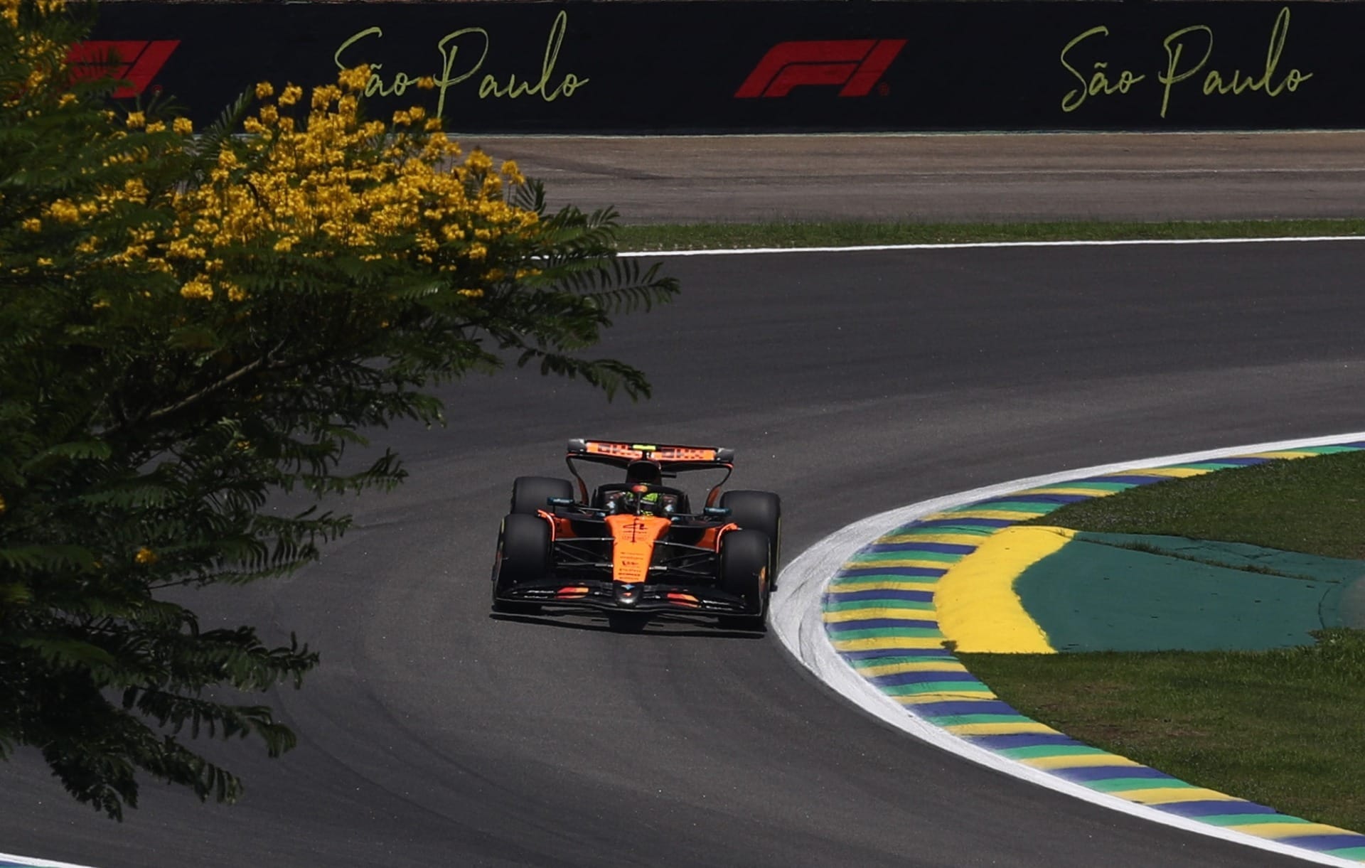 Lando Norris (McLaren) no treino livre do GP de São Paulo