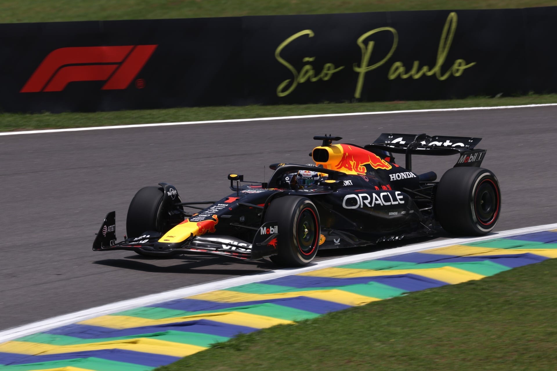 Max Verstappen (Red Bull) no treino livre do GP de São Paulo 2025