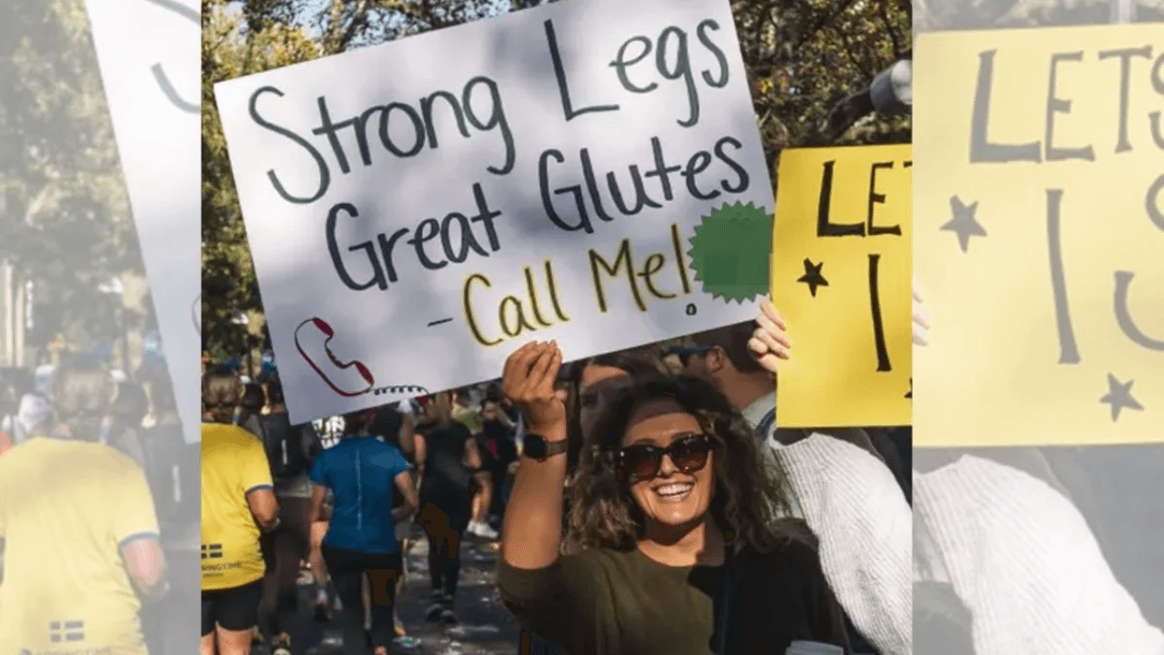 Mulher usa cartaz durante corrida para buscar um novo amor
