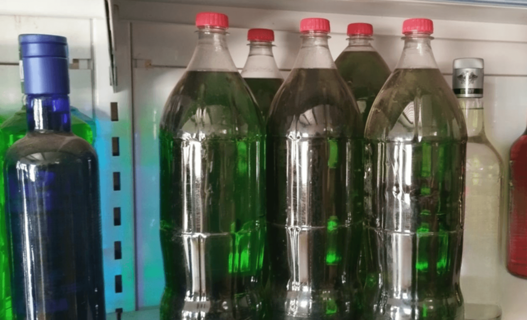 Duas fábricas de bebidas são interditadas no TO e 11 mil litros são apreendidos