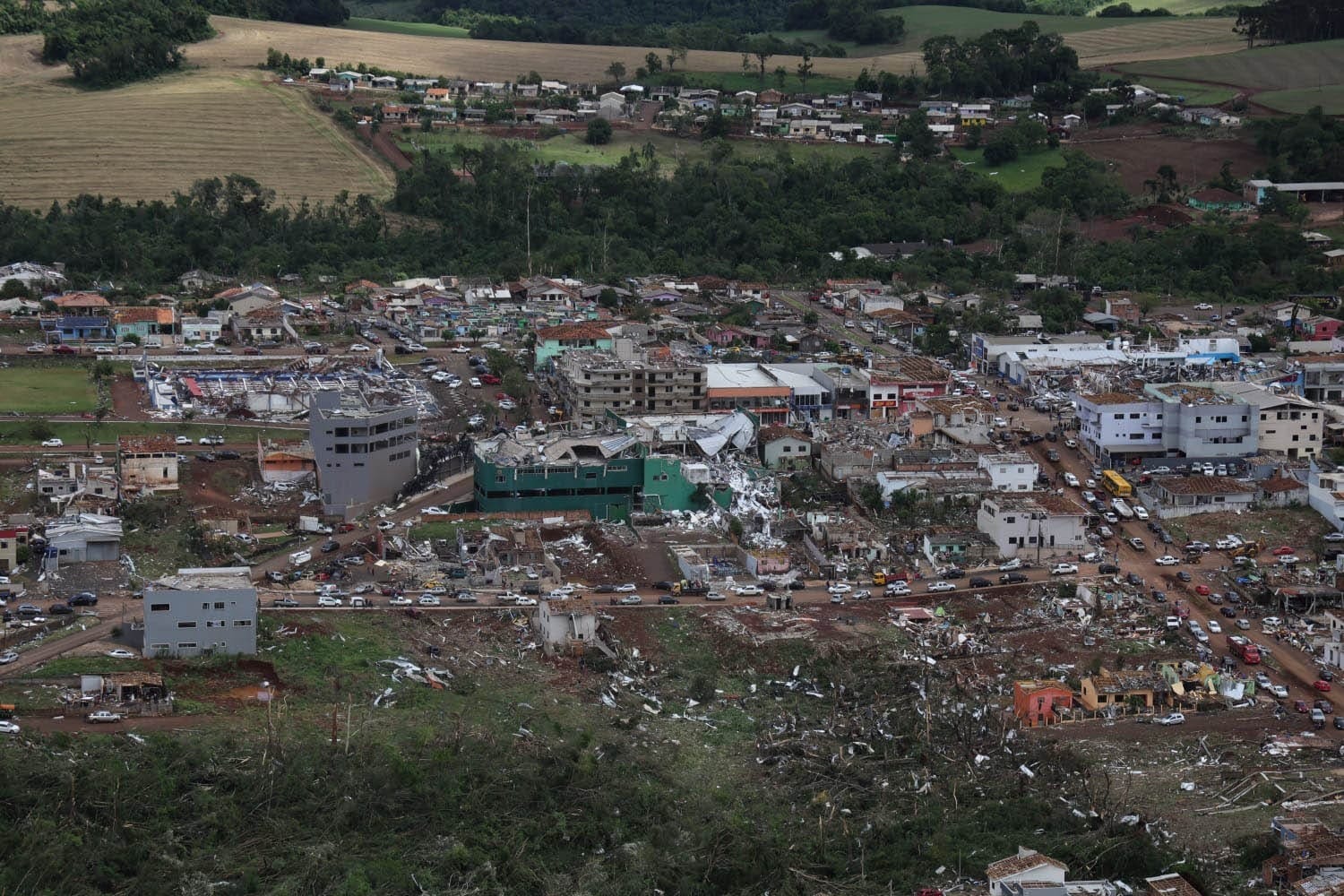 Defesa Civil Nacional se mobiliza para auxiliar cidades atingidas por ciclone no Paraná