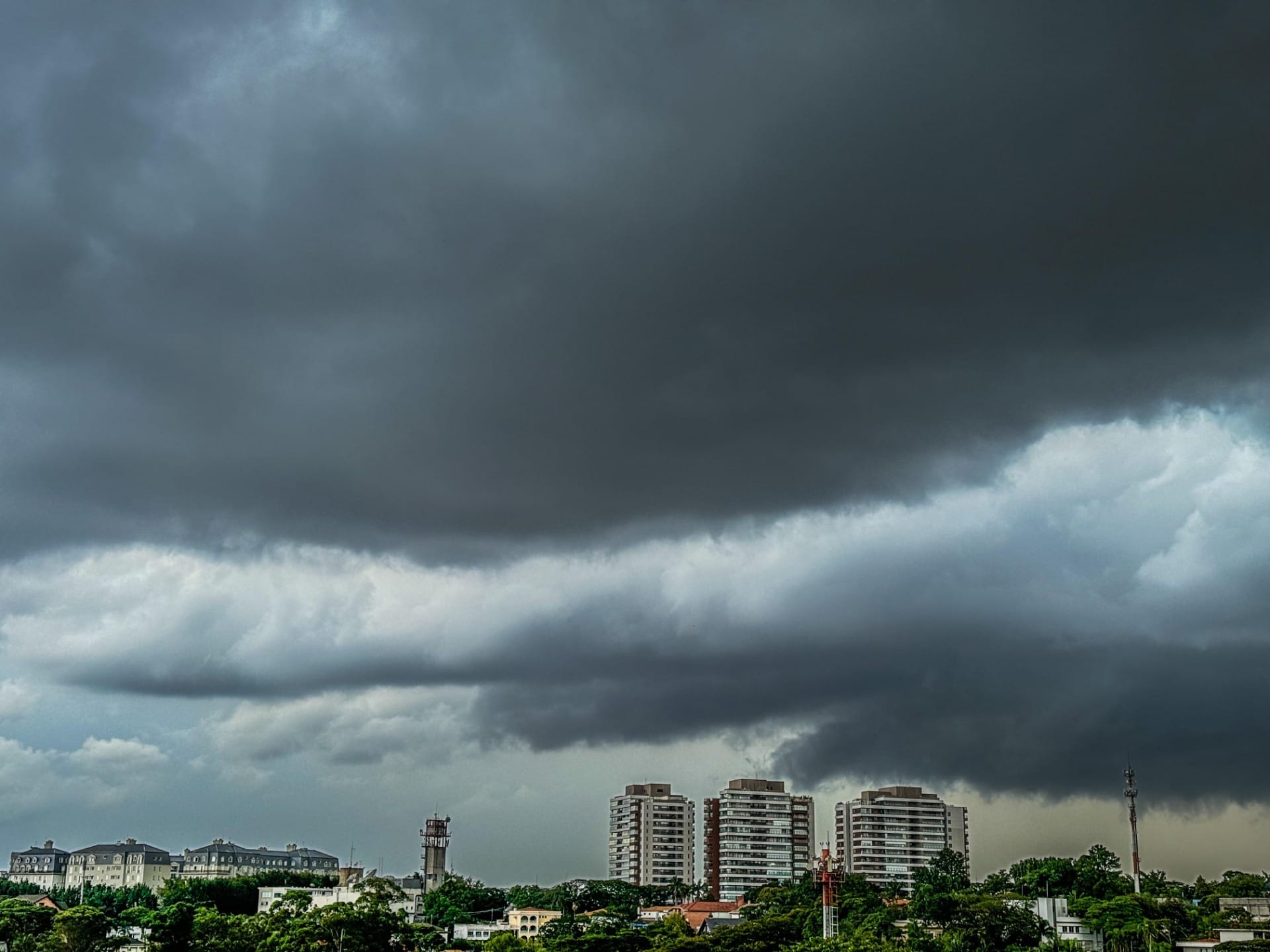 Defesa Civil de São Paulo enviou mais de 30 milhões de avisos de alerta sobre ventos