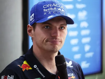 Red Bull troca peças do carro, e Verstappen larga dos boxes no GP de São Paulo