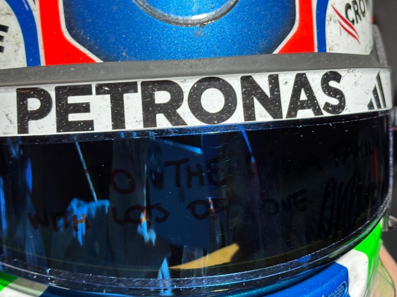Italiano ofereceu capacete com autógrafo na viseira (Imagem: Serjão Soares/RF1)