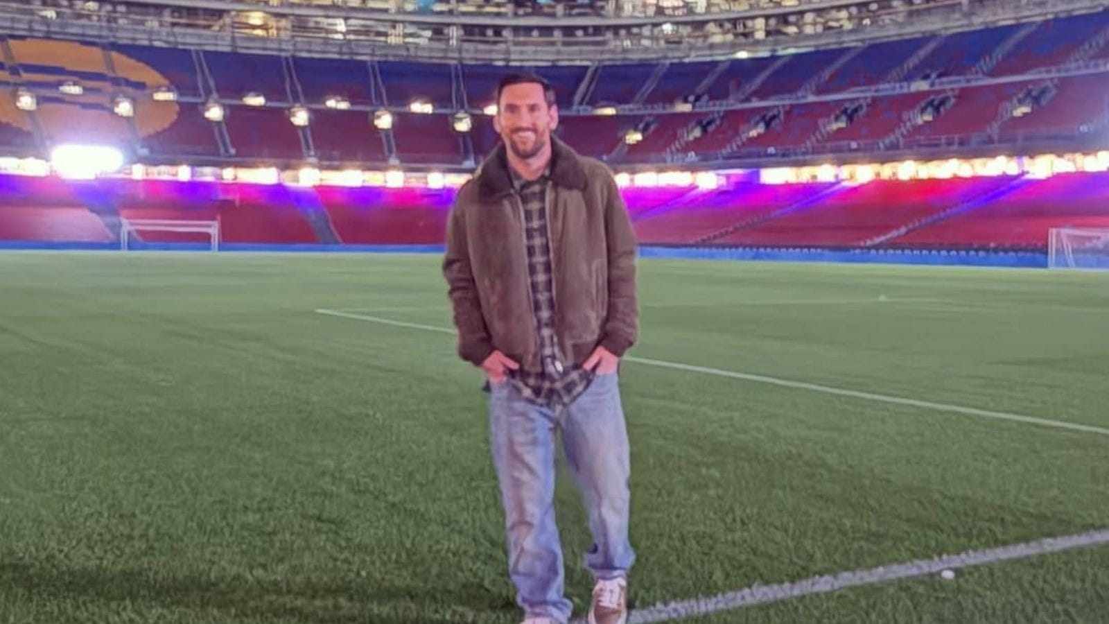 Messi retorna ao Camp Nou e fala em despedida pelo Barcelona: "sinto falta com a alma"