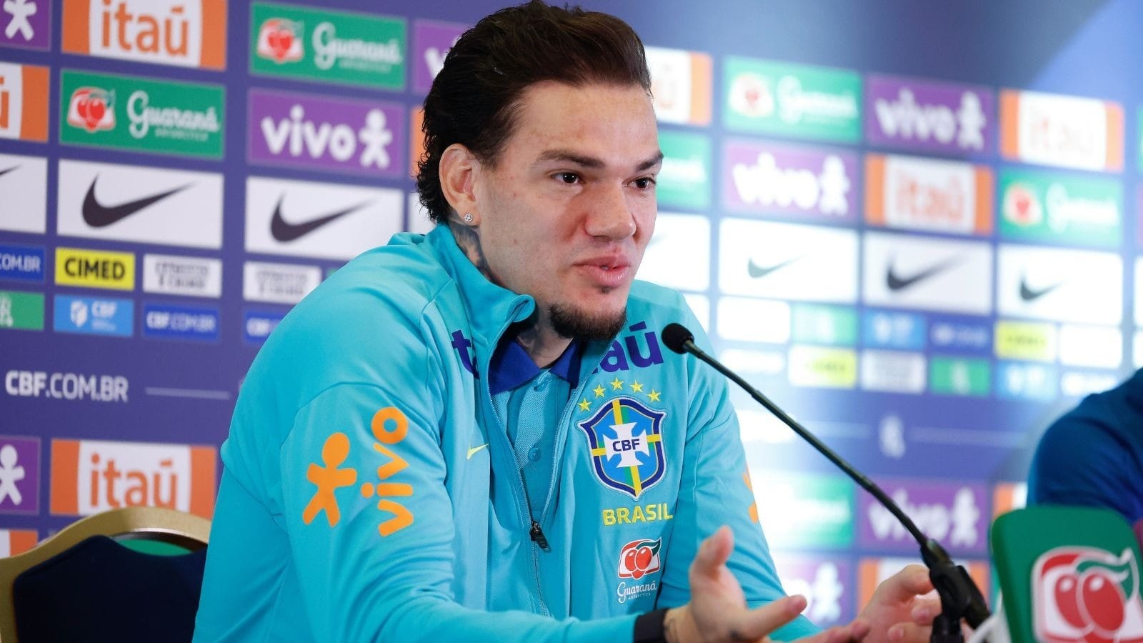 Ederson defende Ancelotti e comenta lesões que o afastaram da Seleção Brasileira
