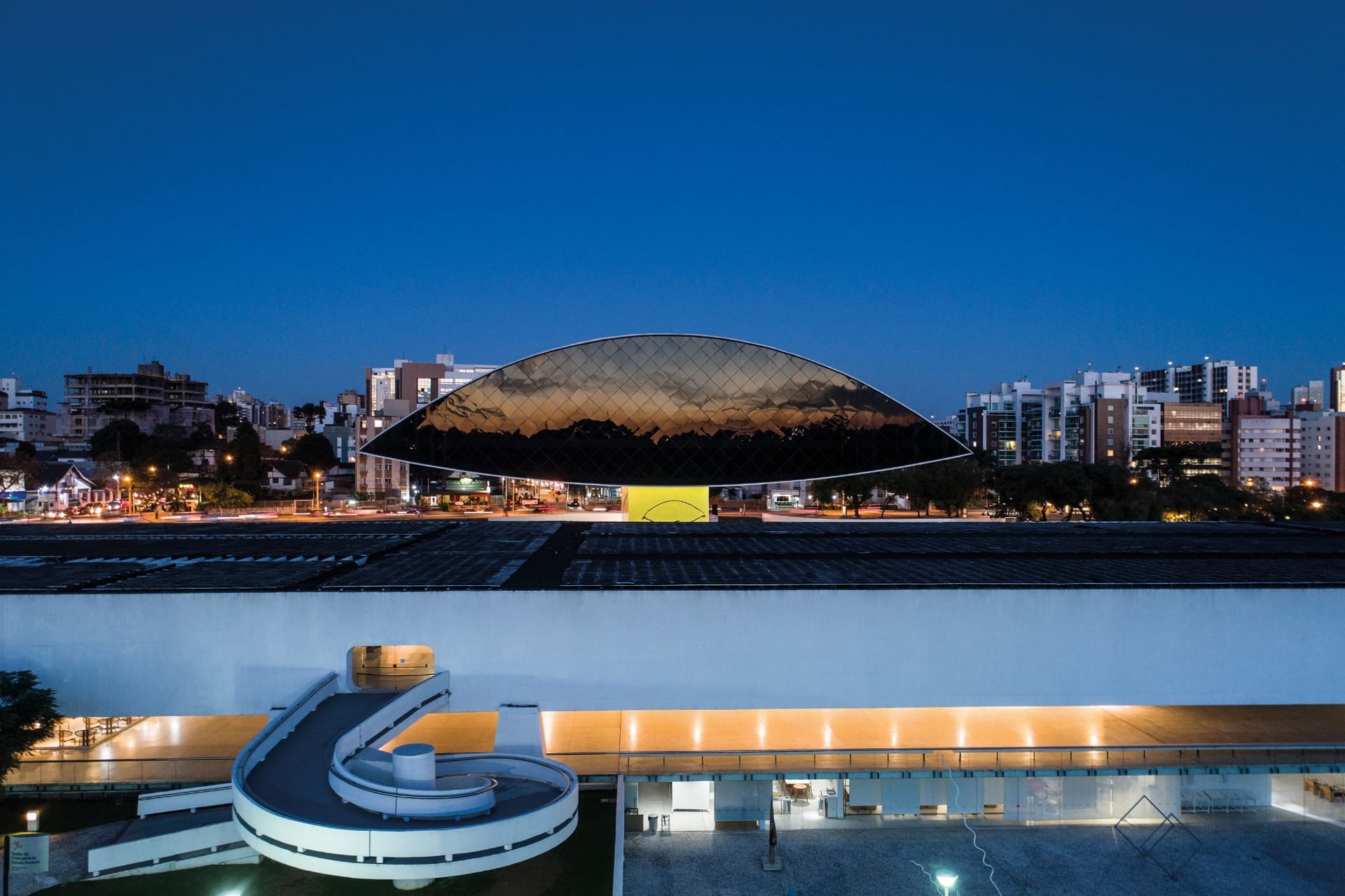 Museu Oscar Niemeyer celebra 23 anos com atividades especiais