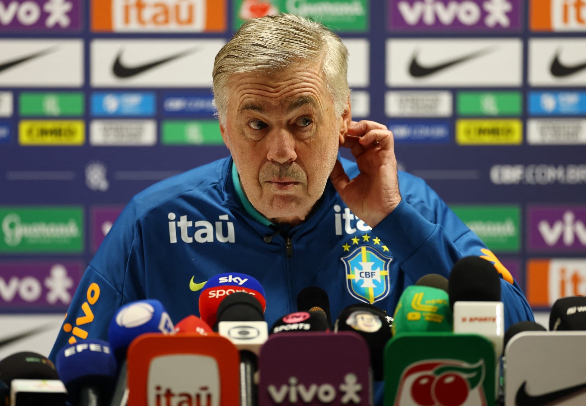 Ancelotti analisa grupo do Brasil na Copa do Mundo; veja ao vivo