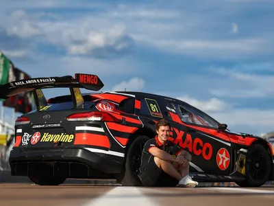 Carro de Arthur Leist na Stock Car ganha visual especial para celebrar os 130 anos do Flamengo