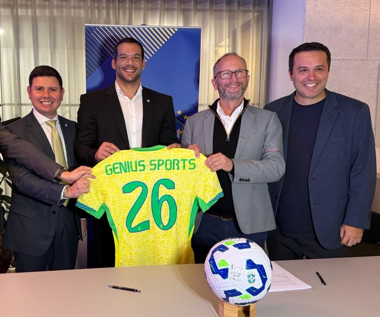 CBF assina contrato para implantação do impedimento semiautomático no Brasil