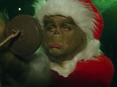 'O Grinch' completa 25 anos: Jim Carrey quase desistiu do filme durante as gravações; entenda