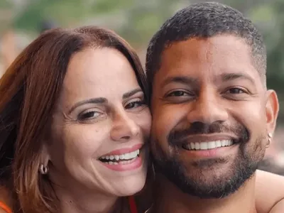 "Vamos junto nessa": Viviane Araújo exalta apoio do marido em cena com Belo