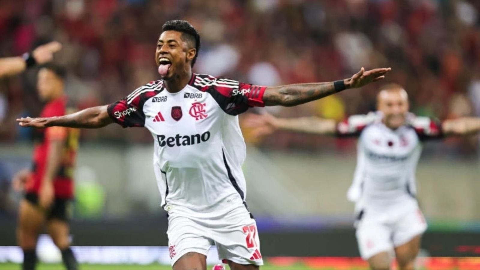 Com goleada no aniversário de 130 anos, Flamengo rebaixa o Sport e deixa Palmeiras para trás