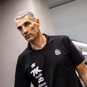 Vojvoda pede para Santos manter o foco: 'Tem de seguir com espírito, atitude e raça'