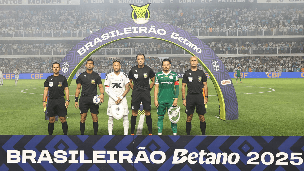 Palmeiras enviará ofício à CBF e aponta pênalti não marcado em clássico contra Santos
